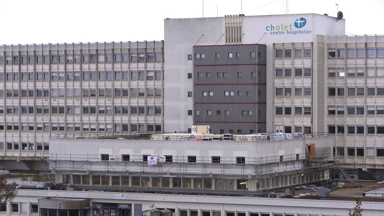Le centre hospitalier de Cholet « semble avoir perdu la maîtrise de sa masse salariales médicales », dénonce les magistrats.