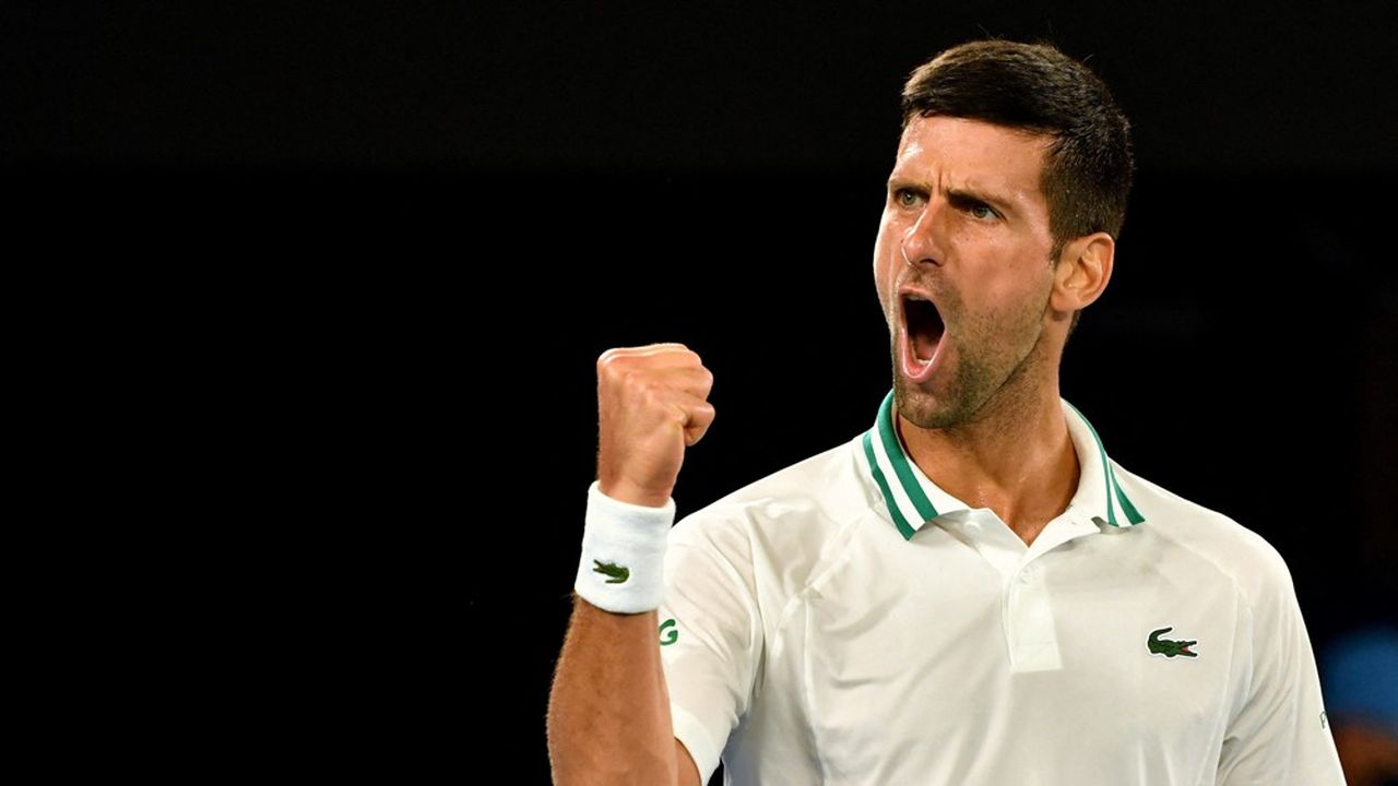 Le tennisman Novak Djokovic victorieux à l'issue d'un match contre Aslan Karatsev à l'Open d'Australie de Melbourne, le 18 février 2021.
