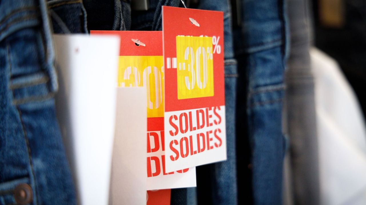 Plus de la moitié des vêtements est aujourd'hui vendue en promotion, et pas uniquement pendant les soldes.