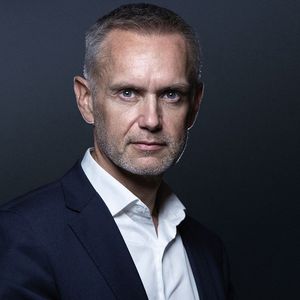 Ancien directeur général du Crédit Mutuel Arkéa, Ronan Le Moal a cofondé Epopée Gestion en septembre 2020.