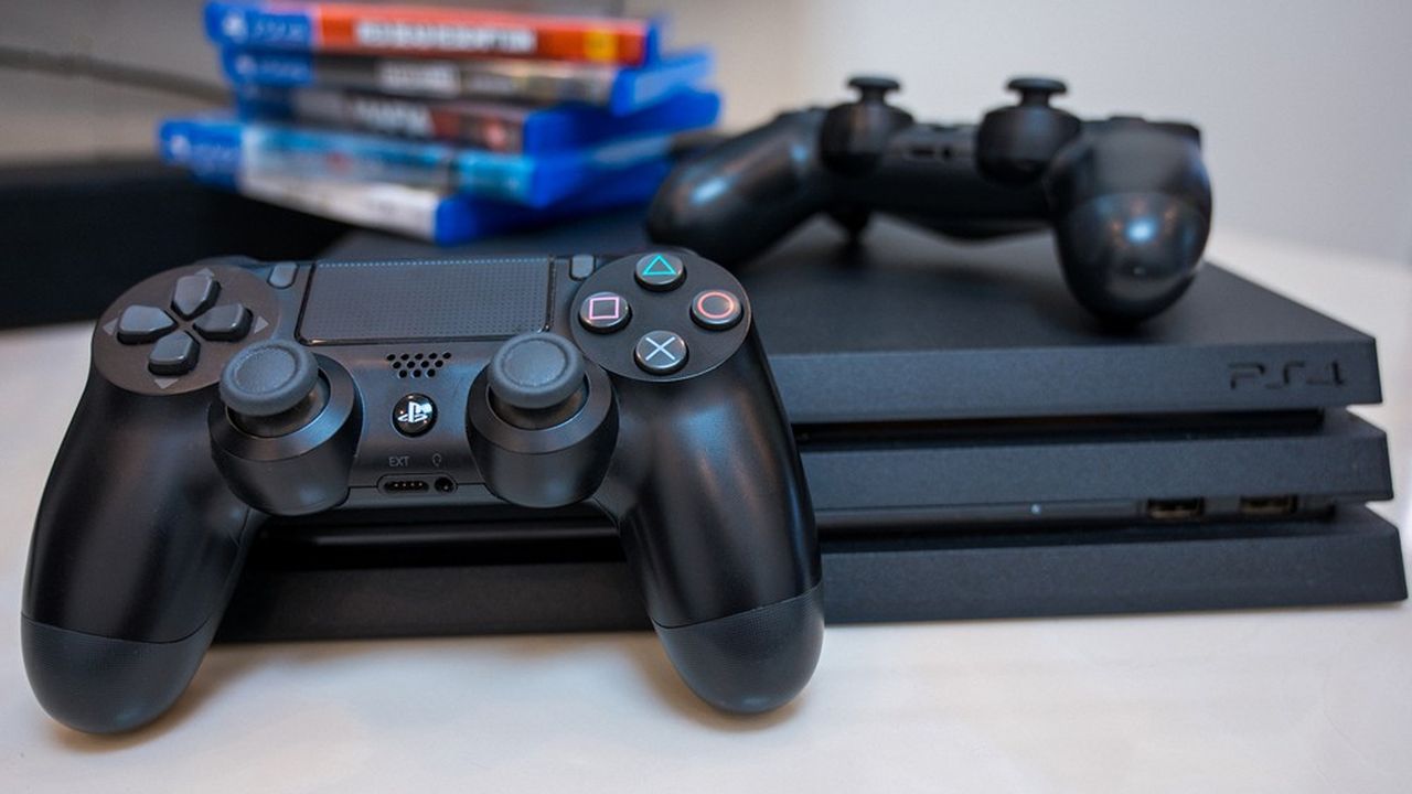 La PS4 est la deuxième console de salon la plus vendue de l'histoire avec 116,6 millions d'exemplaires.