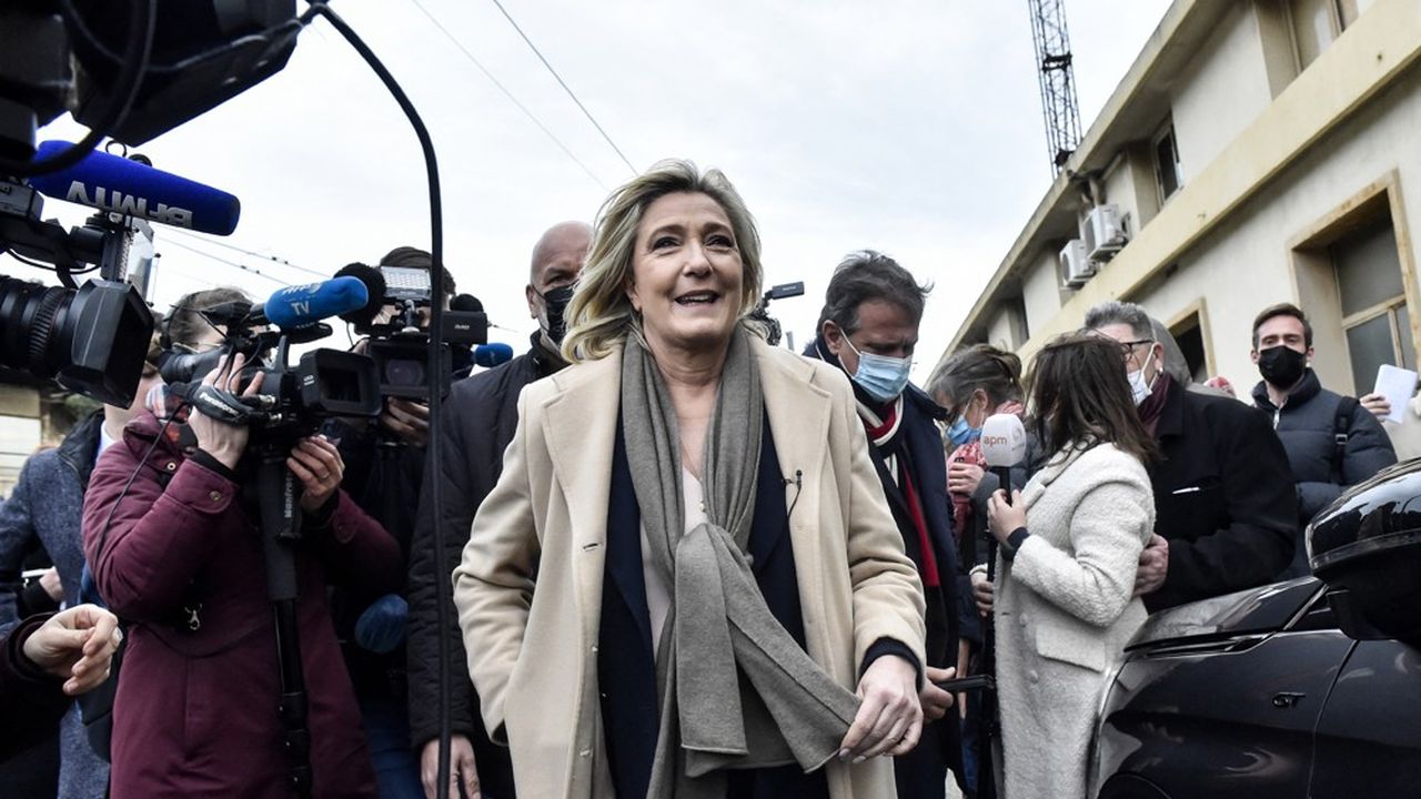 Marine Le Pen dimanche dernier à Cerbère (Pyrénées-Orientales), à la frontière espagnole.