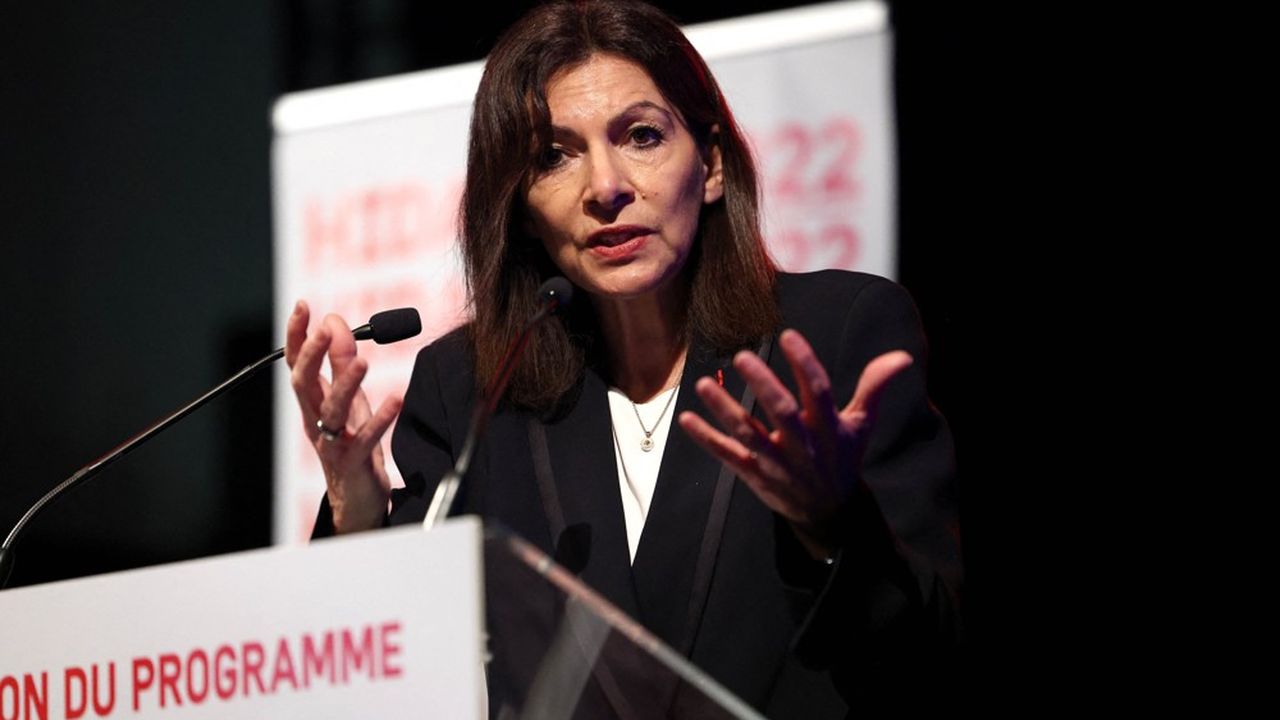 Anne Hidalgo s'est montrée particulièrement offensive contre Emmanuel Macron lors de la présentation de son programme.