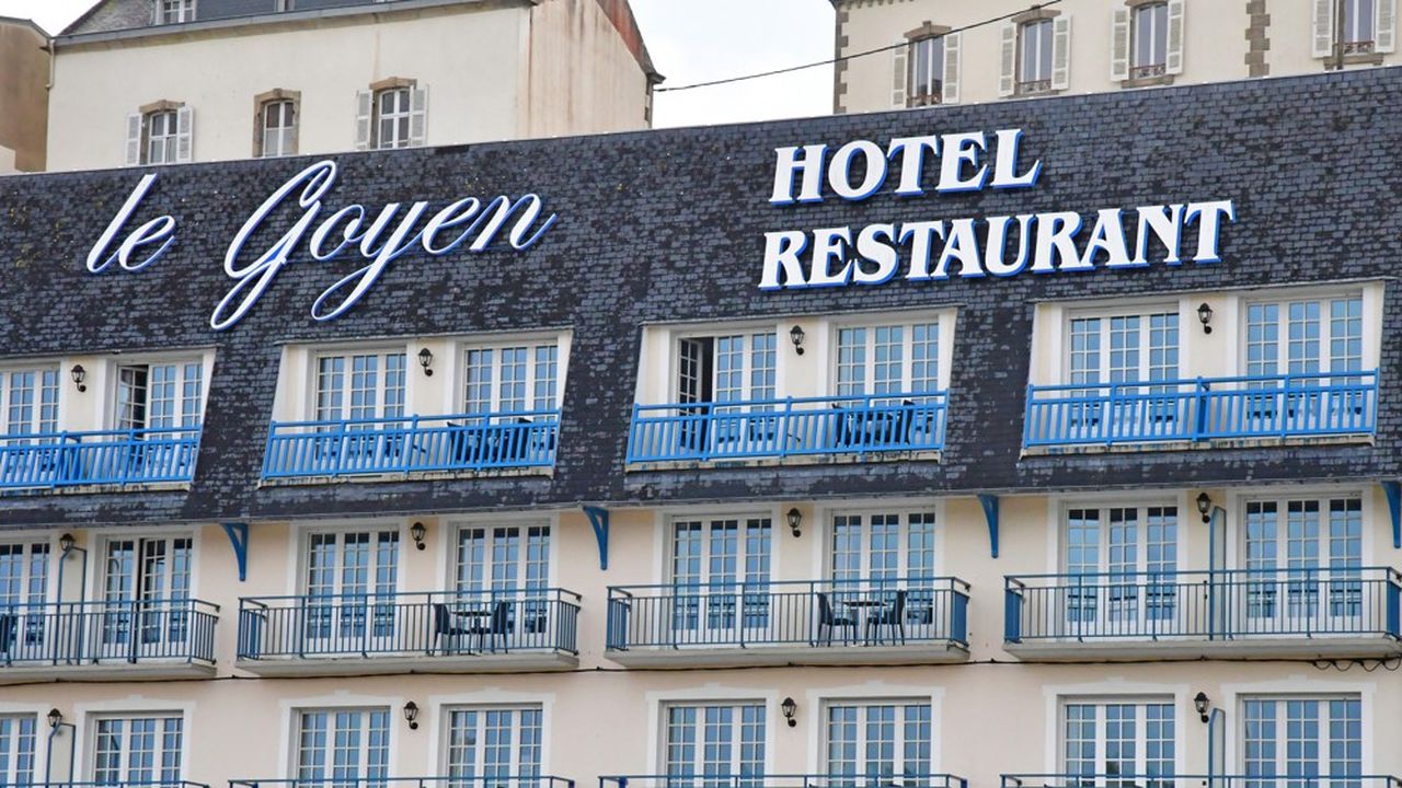 La Bretagne (en photo, un hôtel à Audierne) pourrait être qualifiée de gagnante de la crise sanitaire. A la fin 2021, elle est la région dont les performances hôtelières sont les plus proches de 2019.