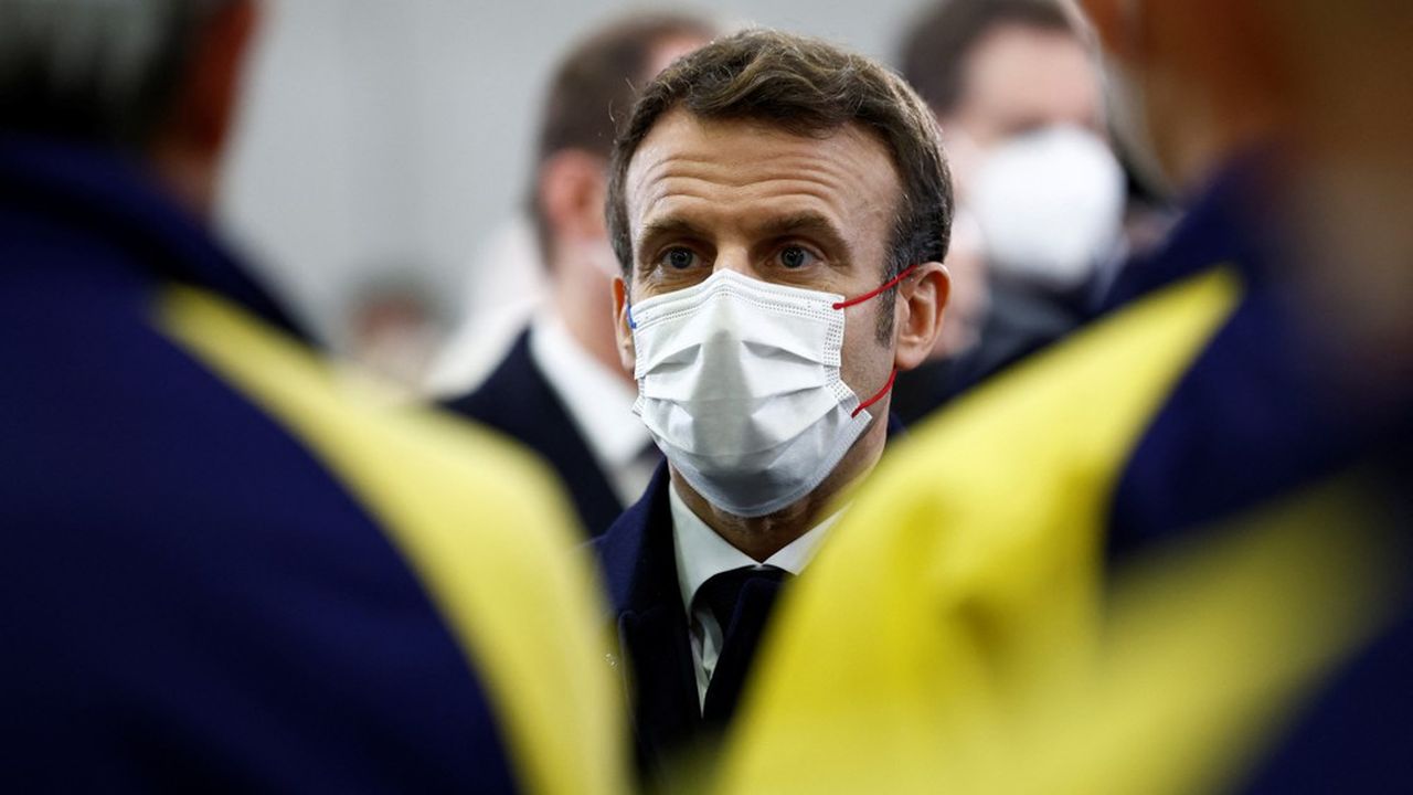 Présidentielle : Emmanuel Macron contre-attaque sur son bilan