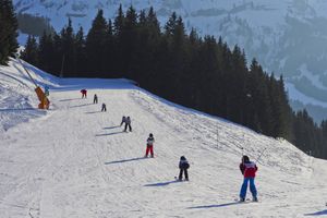 La carte Passe Montagne permet de bénéficier des réductions de 30 à 50 % sur les forfaits de ski.