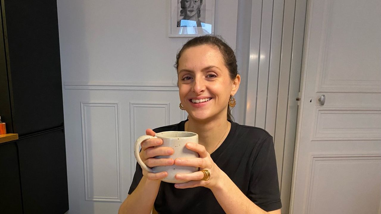 Après être tombée malade, Sarah Azens a dû arrêter le café. Elle l'a remplacé par un bon bol de chicorée... qui est devenu son business depuis deux ans.