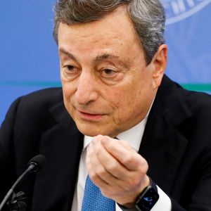 Les taux à 10 ans italiens ont grimpé de 55 points de base en une semaine, mettant le Président du conseil, Mario Draghi, sous pression.