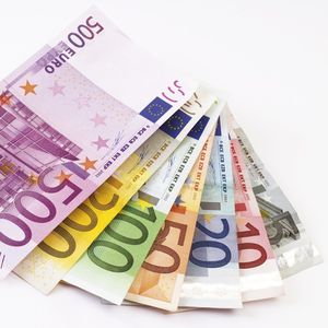 63 % des 1.500 personnes interrogées par l'IFOP souhaitent conserver la devise européenne, un chiffre globalement stable par rapport à janvier 2020.