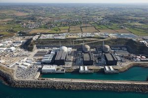 La centrale de Flamanville, dans le département de la Manche. A gauche, le réacteur de nouvelle génération EPR.
