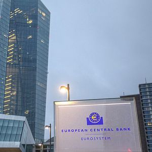 Pour le FMI, la BCE a raison de poursuivre une politique monétaire accommodante en l'absence de risques avérés d'inflation.