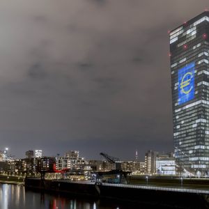 Malgré les bénéfices records du secteur et l'amélioration de la situation sanitaire, la Banque centrale européenne (BCE) multiplie les messages de prudence.