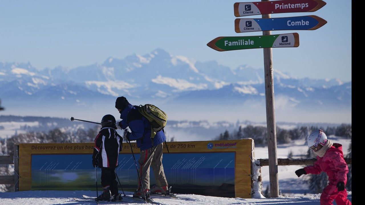 La station de ski de Métabief, avec vue sur le mont Blanc.