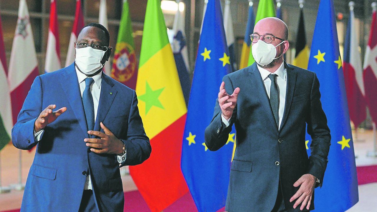 Le président de l'Union africaine, Macky Sall, avec le président du Conseil européen Charles Michel, ici en avril 2021 à Bruxelles.