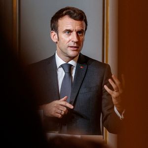 Emmanuel Macron doit se déclarer avant le 4 mars et devra décider s'il va au Salon de l'agriculture en tant que président ou candidat.
