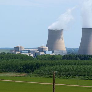 Nogent-sur-Seine-FR-10-centrale_nucléaire-03.JPG