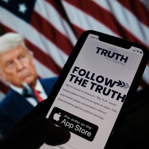 Trust Social est une présenté comme une alternative à Twitter ou Facebook dont Donald Trump a été banni.
