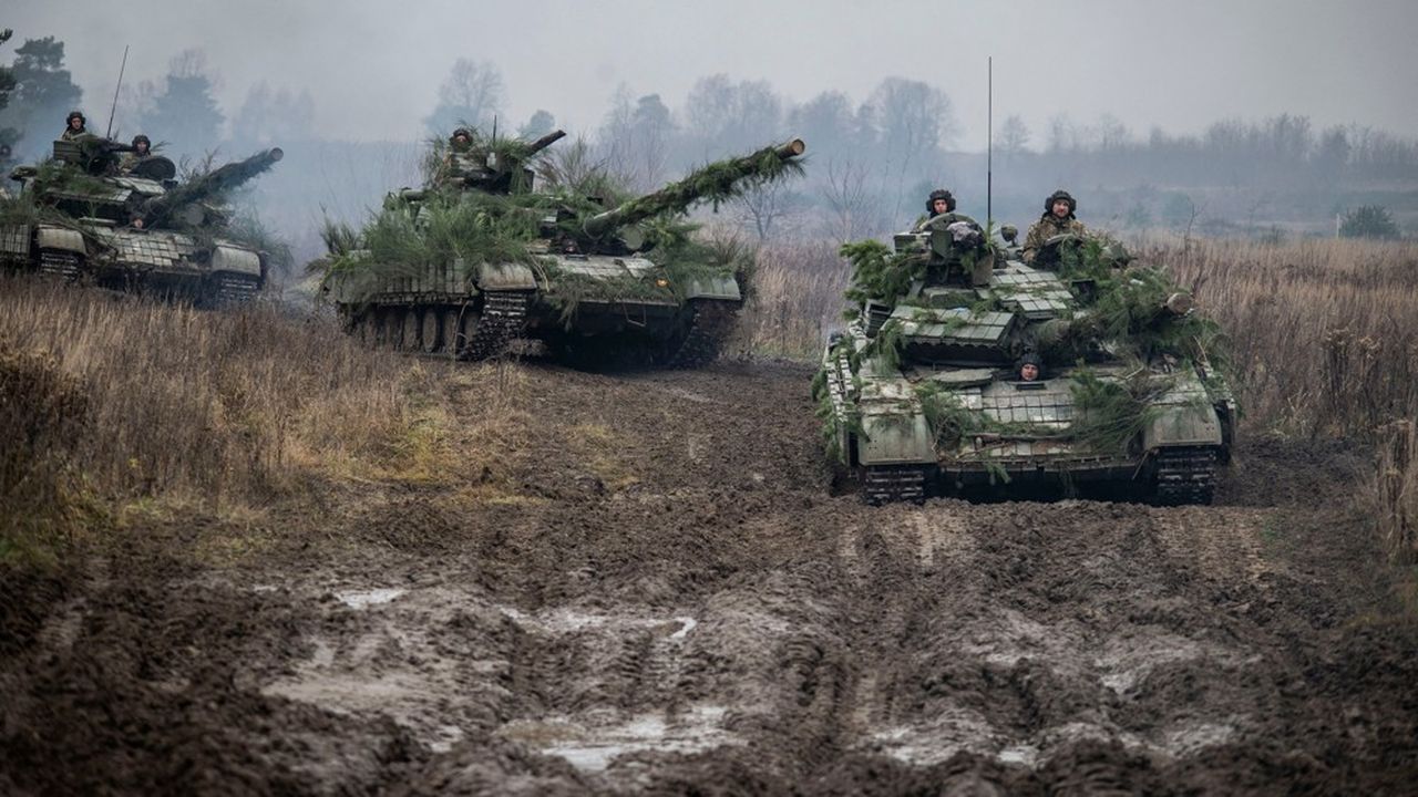 Des soldats ukrainiens en manoeuvre, quelques jours avant l'invasion russe.