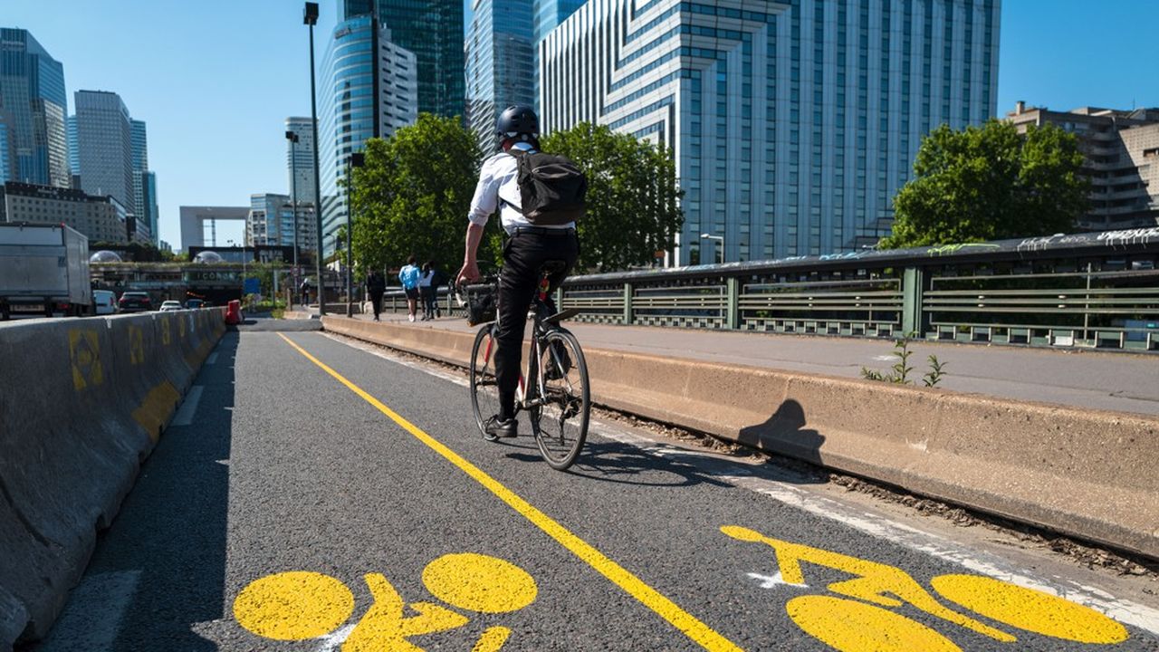 Les Hauts-de-Seine sont loin d'être un paradis pour les cyclistes mais le conseil départemental vient d'adopter un ambitieux plan vélo de 150 millions d'euros.