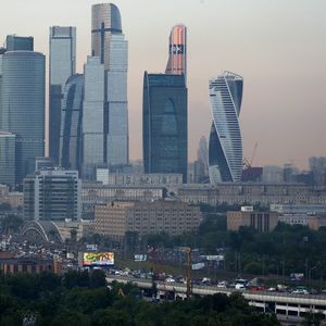 De nombreux fonds d'investissement centrés sur la Russie ou sur les marchés émergents en Europe ont suspendu pour une période indéterminée les ordres d'achats et de ventes. Quelles conséquences pour les particuliers investisseurs ?