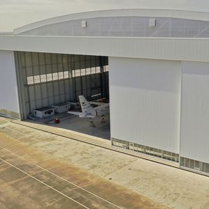 Dans un immense hangar de l'aéroport de Châteauroux, Vallair pourra réparer ou transformer deux A330 et un A321 simultanément, ou bien cinq A321.