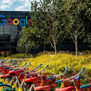 Google veut offrir « le meilleur des deux mondes », entre présentiel et distanciel, à ses salariés.