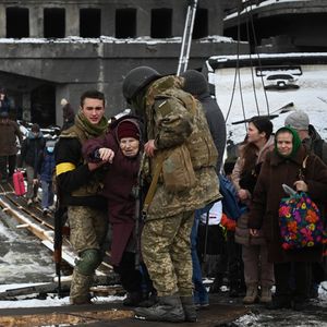 Evacuation de civils ukrainiens à Irpin.