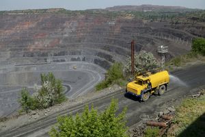 Ce sont les ressources de l'Ukraine orientale, à l'est et autour du Dniepr, que la Russie convoite, notamment son grand bassin sidérurgique et minier.