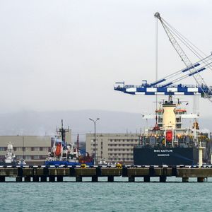 Fondé en 1980, le groupement d'intérêt économique Garex facilite les transports maritimes, en couvrant les armateurs contre les risques de guerre et assimilés.