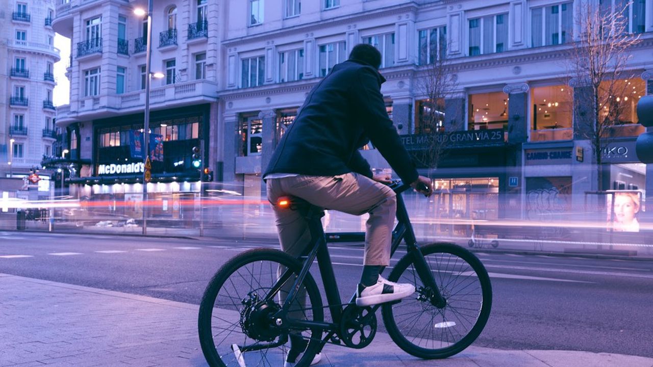 Motto mise sur des vélos design pour convaincre les citadins de se mettre en selle.