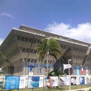 La région veut résorber son endettement, estimé à 1,3 milliard d'euros d'encours (sur la photo : l'Hôtel de région à Saint-Denis de La Réunion).