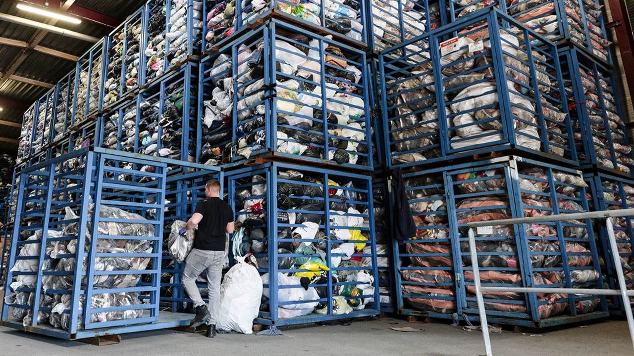 Bordeaux, 20 mars 2019. Moins de 1 % de la production mondiale de textile est recyclée, s'alarme la Commission européenne. Dans l'Union, chaque habitant jette en moyenne 11 kg de textile par an.