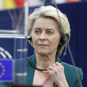 C'est devant le Parlement européen qui s'impatientait que la présidente de la Commission européenne, Ursula von der Leyen, a annoncé le lancement de la nouvelle procédure contre la Hongrie.