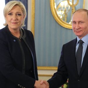 Le président russe Vladimir Poutine et Marine Le Pen au Kremlin à Moscou le 24 avril 2017.