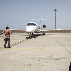 Suite à la pénurie de Kérosène, l'aéroport de Dakar appelle les transporteurs aériens à « prendre les dispositions nécessaires pour assurer l'autonomie en carburant des vols retours »