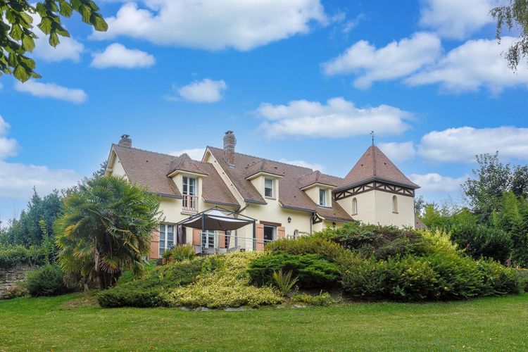 Une Maison Dans Les Yvelines Avec Piscine Et Parc | Les Echos