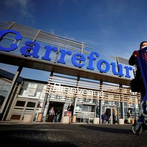 Les hypermarchés Carrefour en France ont vu leurs ventes baisser au premier trimestre. Mais les gains enregistrés il y a un an ne sont pas perdus.