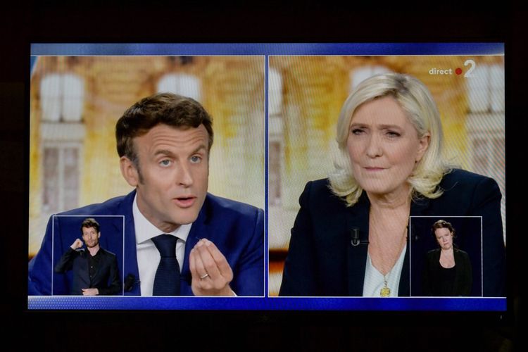 Marine Le Pen et Emmanuel Macron ont affiché leurs divergences sur l'écologie, la première accusant le second d'être « climato-hypocrite » tandis qu'elle était traitée de « climatosceptique ».