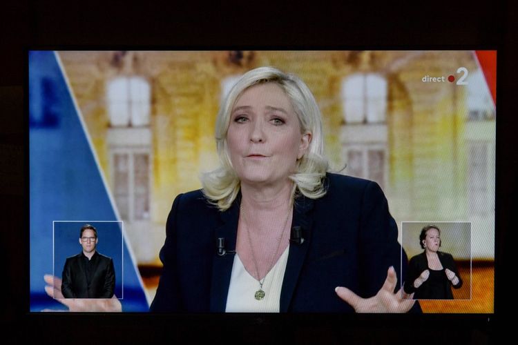 Marine Le Pen, a promis de « rendre leur argent » aux Français, en ouverture du débat.