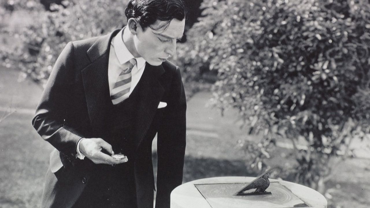 S'offrir une pièce rare ou la réédition d'un prestigieux modèle... Les montres anciennes suscitent l'engouement. Buster Keaton dans «Fiancées en folie», 1925.