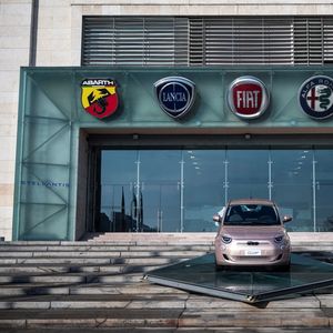 La Fiat 500 a réussi son virage vers l'électrique, mais cela ne suffira pas à tirer tout le secteur automobile italien.
