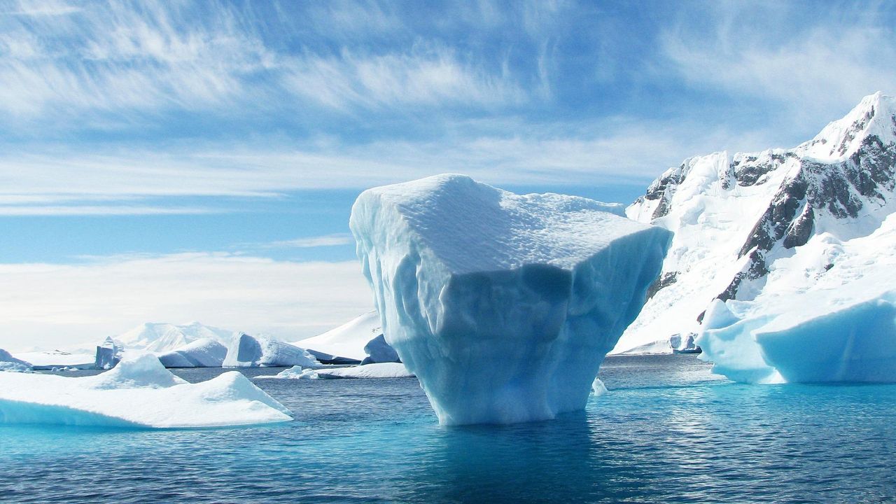 iceberg-g06711bff0_1920.jpg