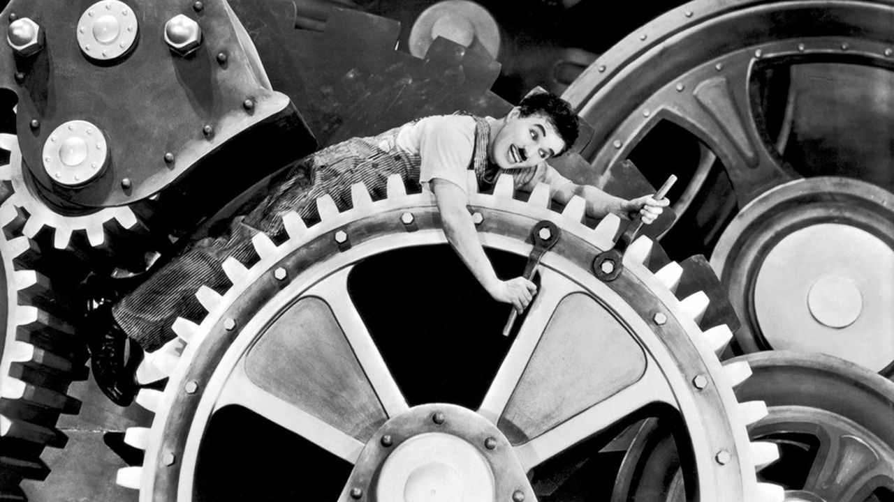Ne vous laissez pas broyer par le travail comme Charlie Chaplin dans les Temps Modernes (1936). Première étape avant tout projet de mobilité ou de reconversion : s'interroger sur son rapport au travail.