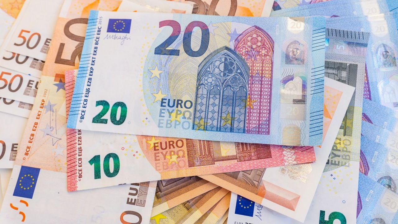 L'euro glisse vers la parité avec le dollar