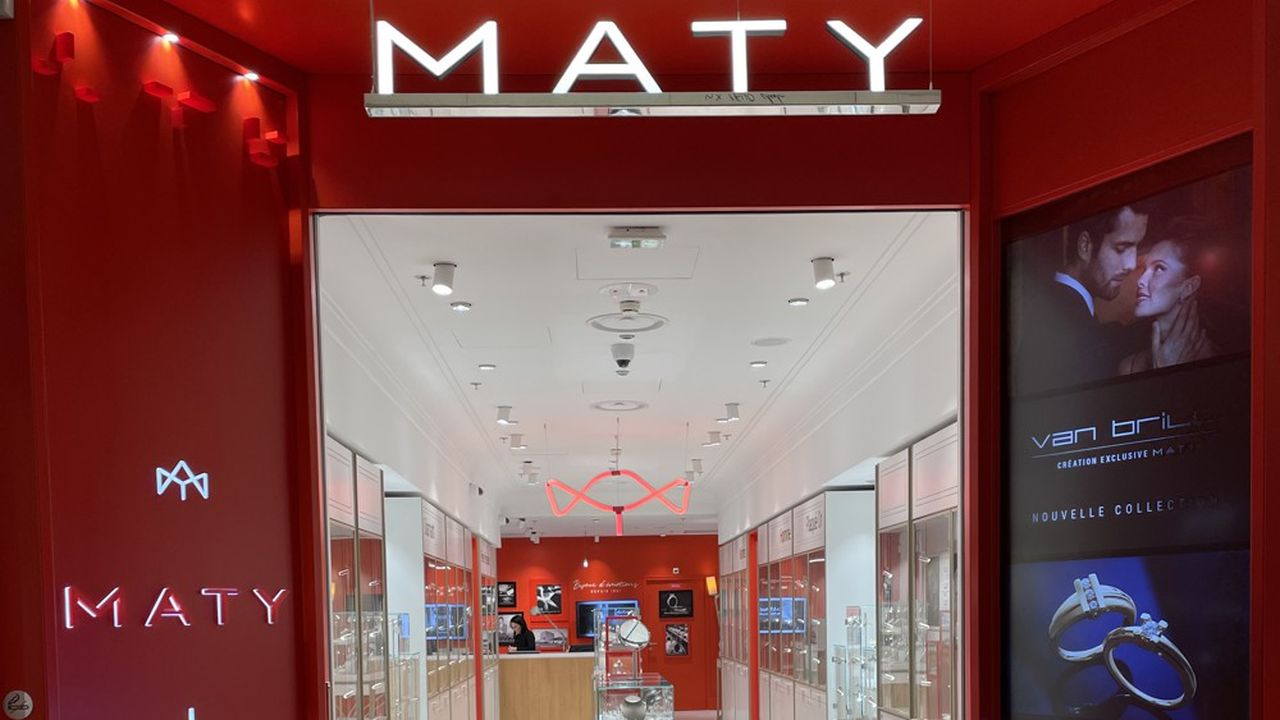 Le magasin Maty de la Défense, le premier à décliner la nouvelle identité du bijoutier de Besançon, a ouvert en décembre 2021.