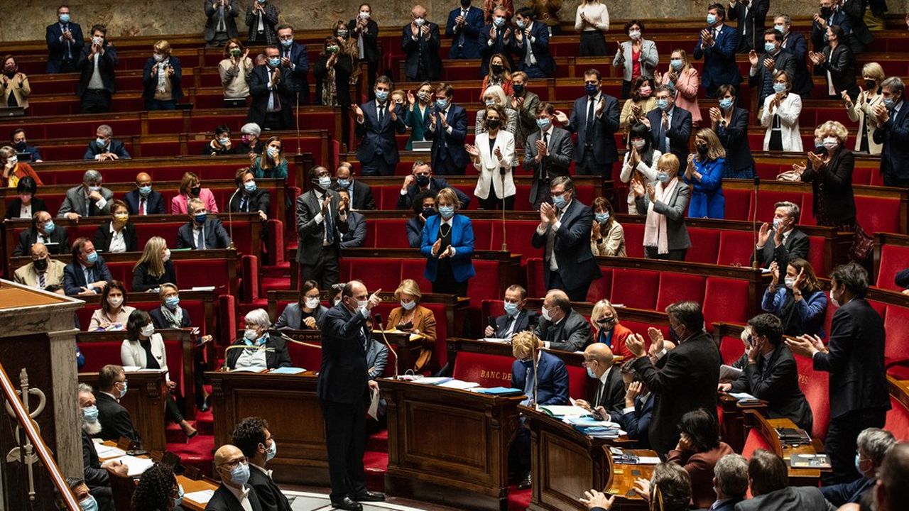 En 2017, 308 députés avaient été élus sur le nom d'Emmanuel Macron.