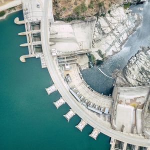 Le manque d'eau peut mettre à l'arrêt des centrales hydroélectriques, comme chez Engie au Brésil.
