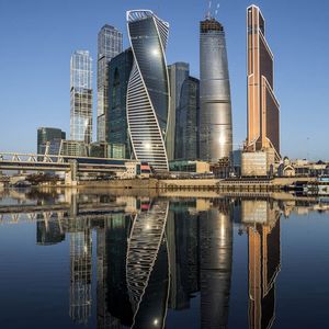 Les sanctions internationales et la fermeture de la Bourse de Moscou aux investisseurs non-résidents rendent incertain l'avenir des fonds investis en Russie.