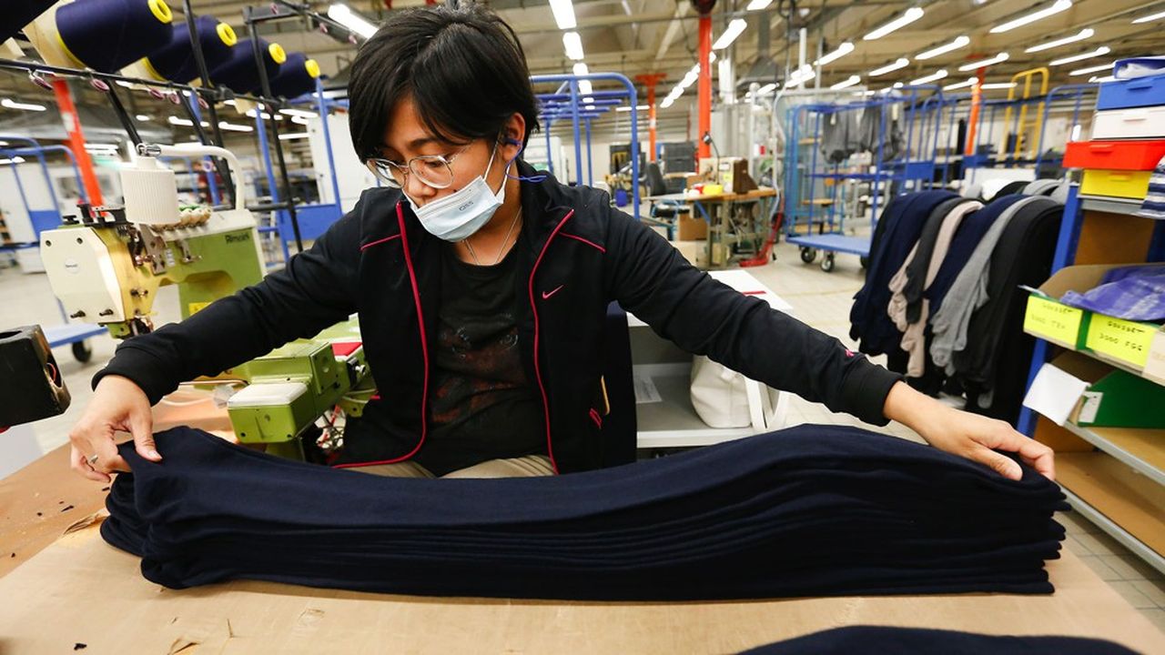 Le label France terre textile fédère 150 fabricants français dont au moins les trois quarts des étapes de production sont situées dans l'Hexagone.