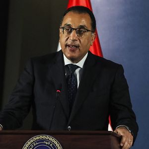 Le Premier ministre Moustafa Madbouli (ici en avril) a annoncé que dix entreprises publiques égyptiennes entreront en Bourse d'ici à la fin de l'année.